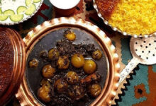خورشت گوجه سبز با مرغ