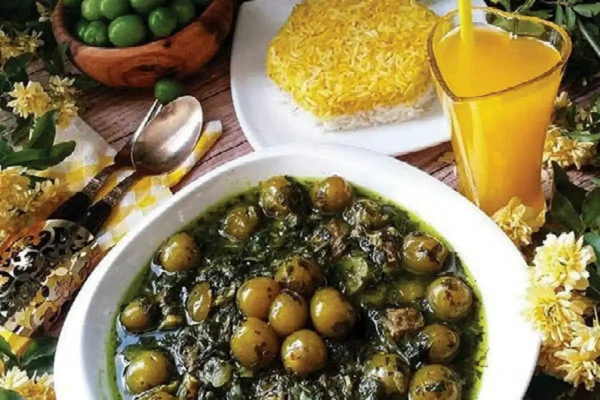 خورشت گوجه سبز با مرغ