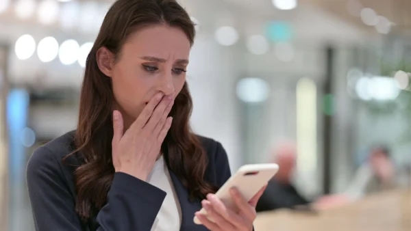 Report on Warning Signs of Mobile Phone Espionage