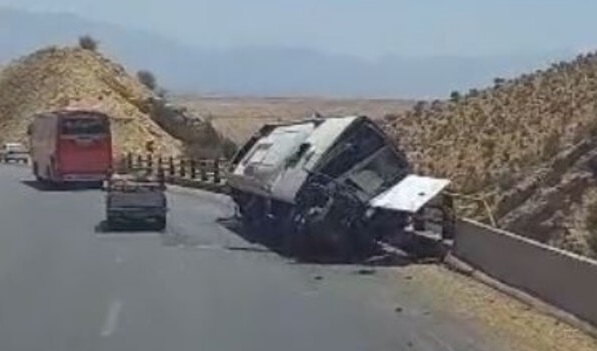علت و مقصرین واژگونی اتوبوس در محور فیروزآباد-کوار اعلام شد