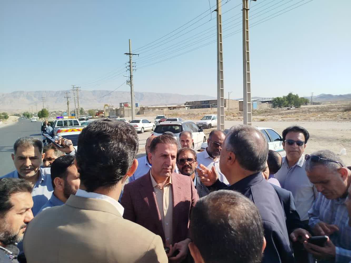 بازدید مشترک رئیس کمیسیون عمران مجلس و مدیرکل راهداری فارس از پروژه روكش خاوران - سروستان و تعریض محور تقی‌آباد – شهرک سحرخیز