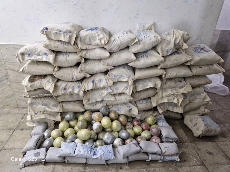 توقیف خودرو کی‌ام‌سی قاچاقچیان با 573 کیلو تریاک در نی‌ریز