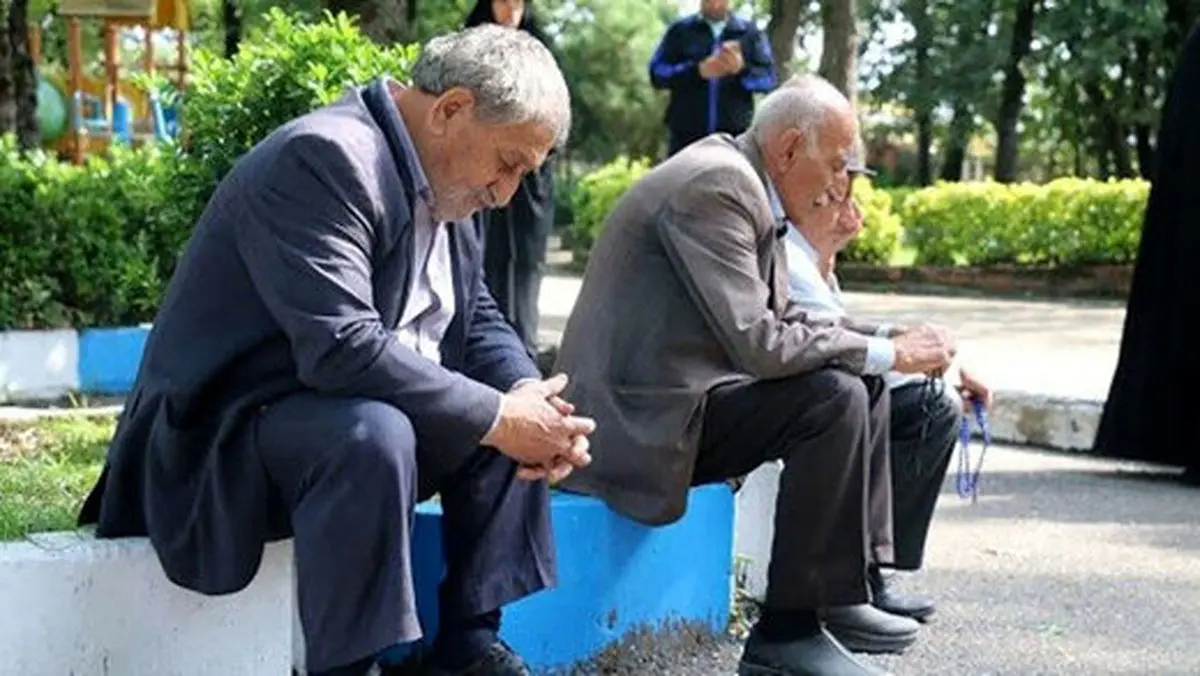 بیمه "بازنشستگان تأمین اجتماعی" را رها کرد/۳۰ سال حق بیمه، نارضایتی و هزینه‌های پرداخت‌نشده!