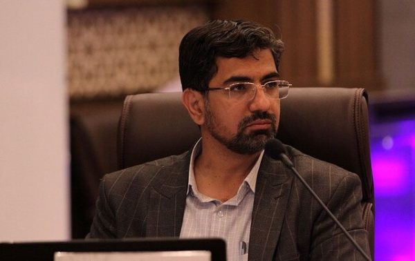 شورای شهر شیراز را منحل کنید تا مردم نفس بکشند