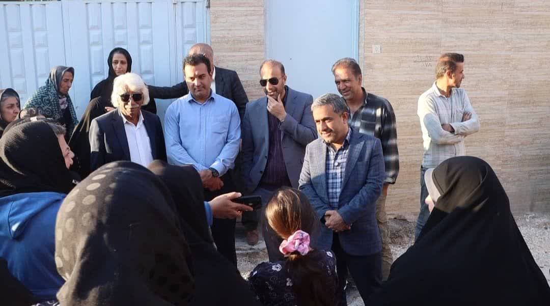 طاقِ ناایمن محله احمدآباد صغاد شیراز تخریب می‌شود