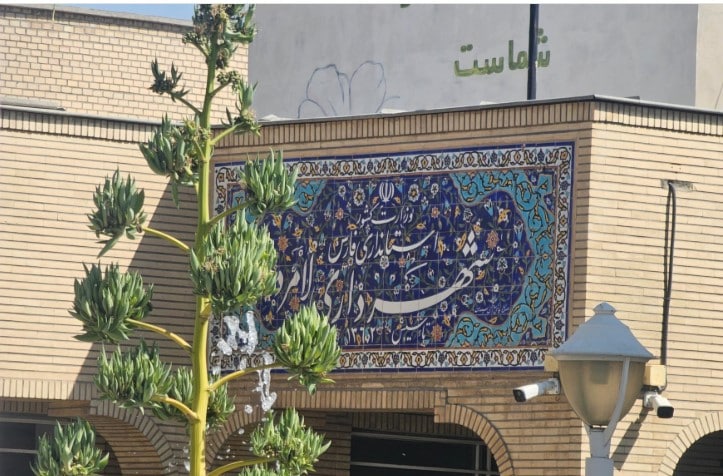 شهرداری لامرد: برق کپرهای بلوار مطهری باید قطع شود