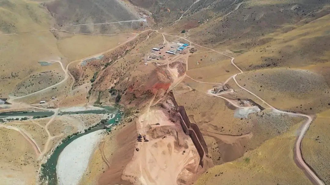 ارزیاب، ناظر و مجری ؛ هیچ‌کس مسئولیت اژدهای هفت‌سر «ماندگان» را گردن نمی‌گیرد