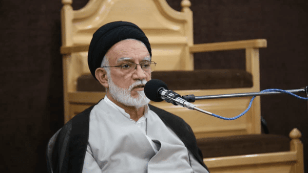 انتقاد دبیر جامعه روحانیت شیراز از بهره‌برداری تجاری از زنان در فروشگاه‌ها/دریافتی روحانیان در ادارت بابت «ایاب و ذهاب» است، نه اجرت نماز