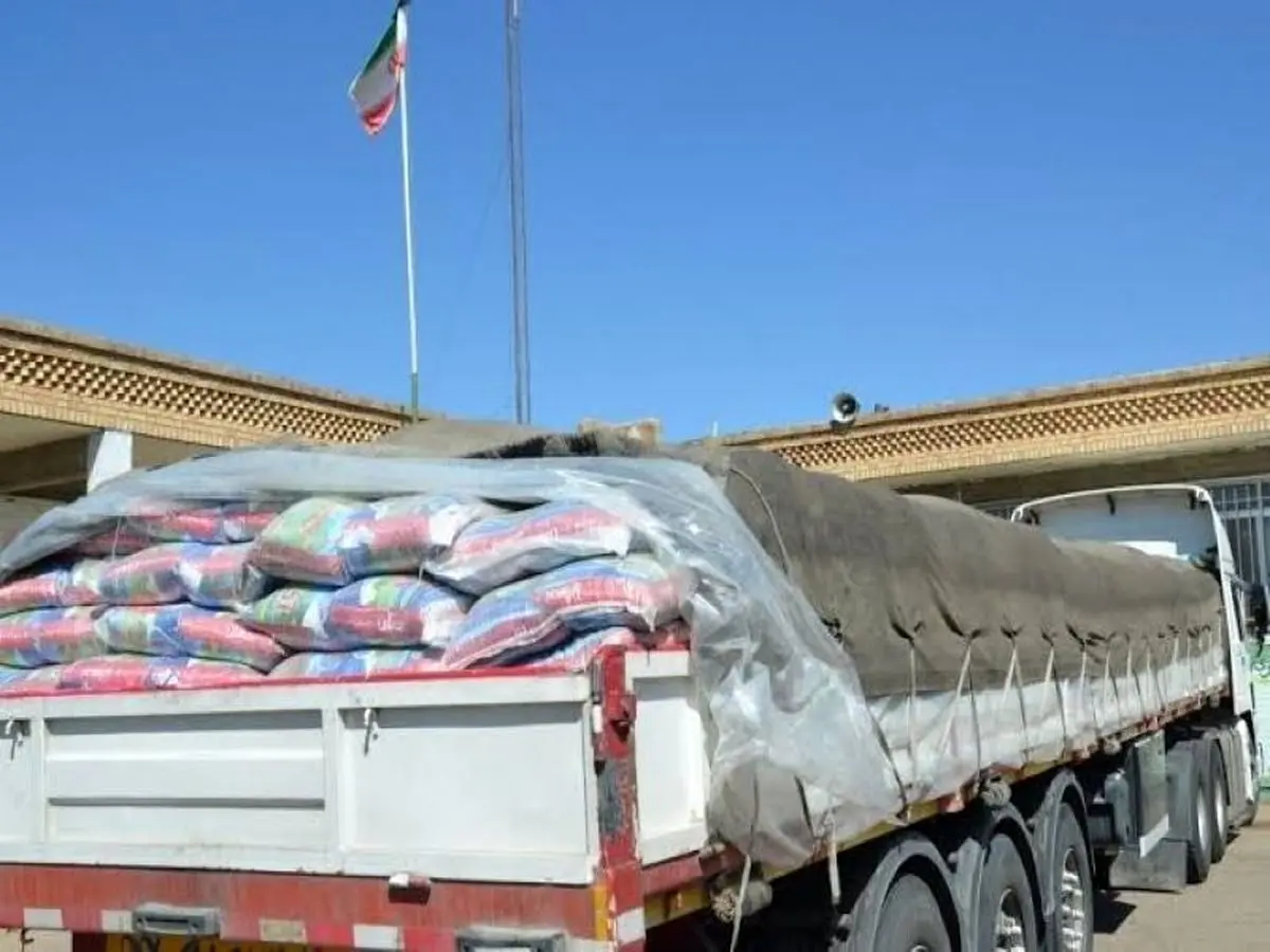 کشف ۱۲ تن برنج خارجی فاقد مجوز از دو کامیون در شیراز