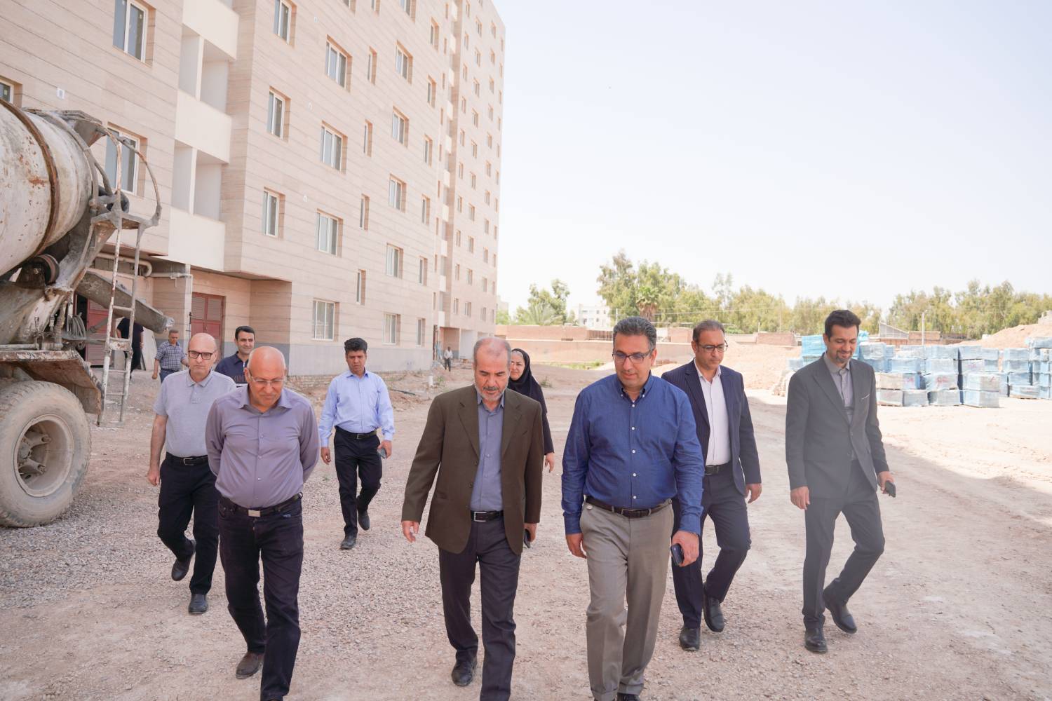 بازدید مدیرعامل شرکت بازآفرینی شهری ایران از پروژه ۱۹۶ واحدی طرح استیجار ویژه زوج‌های جوان در شیراز