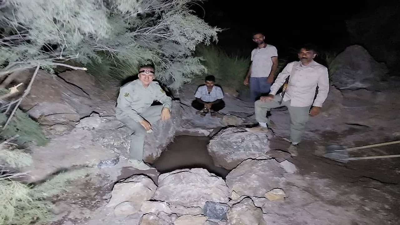 فوران چشمه شیرین «گره‌کوه» در لارستان پس از سال‌ها