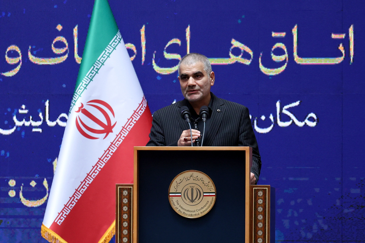 مدیرعامل بانک مهر ایران: با توسعه خدمات ارزی و کارت رفاهی، به بانک عامل اصناف تبدیل می‌شویم