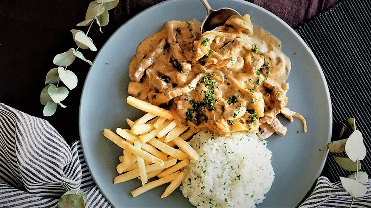 طرز تهیه بیف استراگانف روسی به سبک معروف ترین رستوران ها