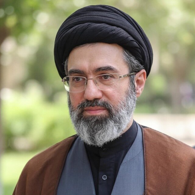 تأکید رهبر انقلاب بر انسجام ملی و نقش سازنده انتقادات خیرخواهانه مشروط به پرهیز از تفرقه و ظلم
