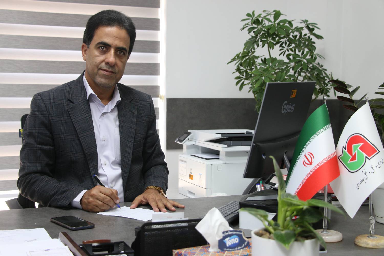 اجرای ۲۸ طرح فنی و عمرانی در محورهای مواصلاتی فارس؛ راهداری زیرساخت‌ها را تقویت می‌کند