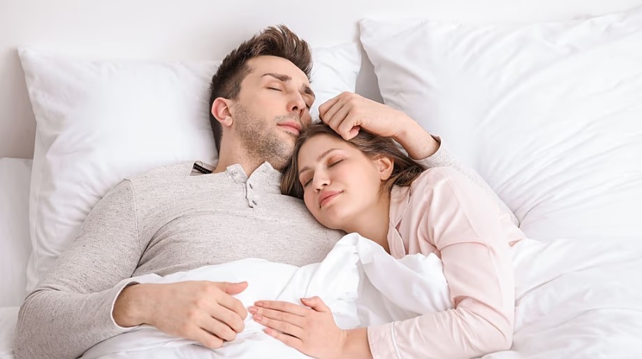 ملاتونین یا منیزیم؛ کدام مکمل برای بی‌خوابی بهتر است؟