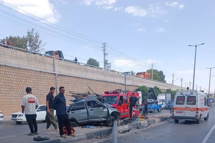 جان‌باختن راننده پراید در تصادف با ستون روشنایی در زیرگذر گلستان شیراز