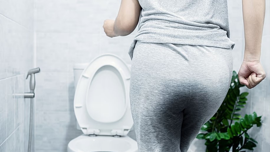 این ۱۰ عادت را برای حفظ سلامت مثانه کنار بگذارید