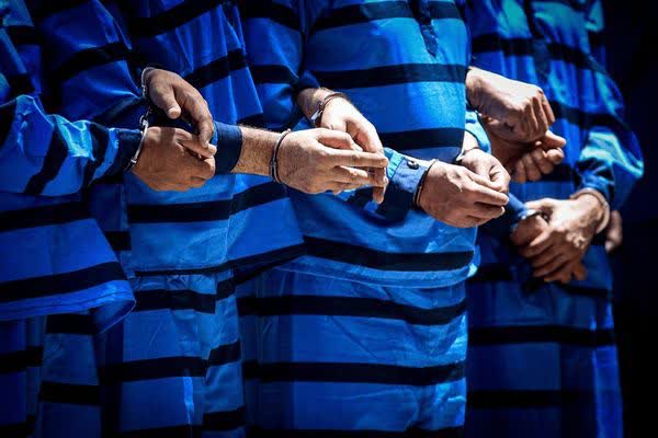 در ۱۲ شهرستان فارس؛ مأموران انتظامی  محموله‌های میلیاردی را کشف کردند