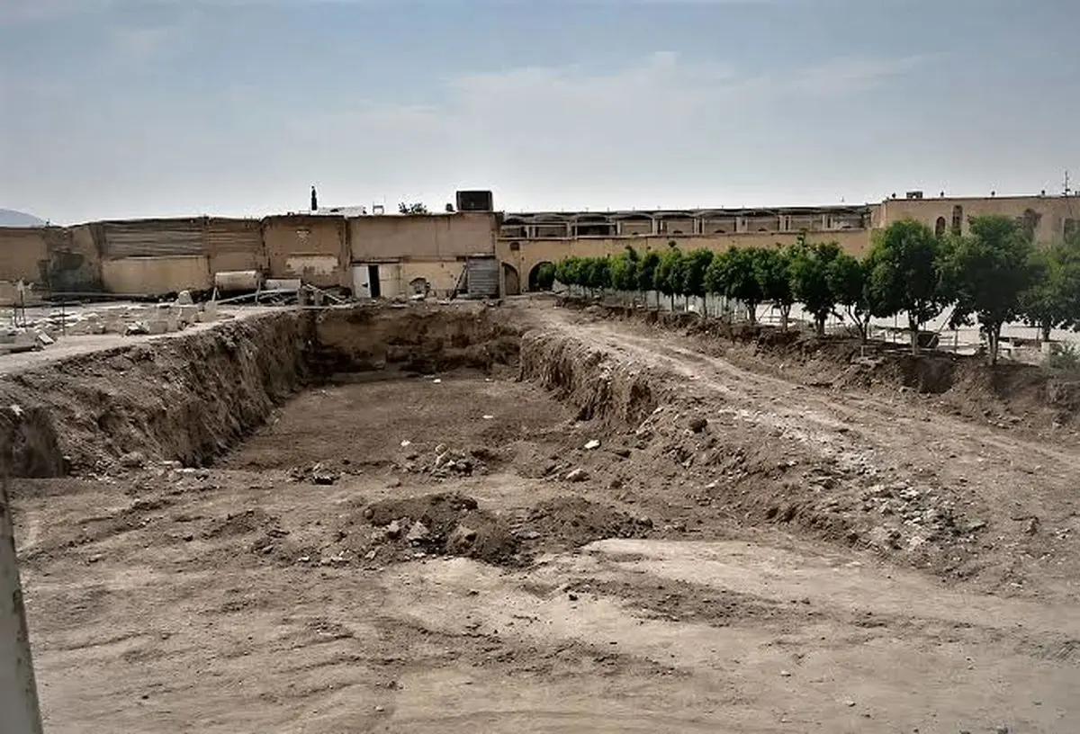 معاون میراث فرهنگی فارس اصلا پاسخ نداد/شهرداری: مجوز کتبی برای گودبرداری نقاره‌خانه شیرازداریم/ کلانتری: بوی تخلف می‌دهد !