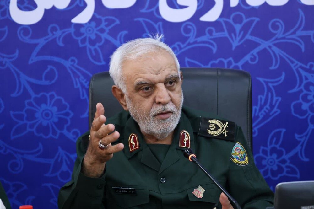 مدیرکل حفظ آثار دفاع مقدس فارس: بی‌حجابی و ولنگاری اخلاقی «پیام ضعف» به دشمن است