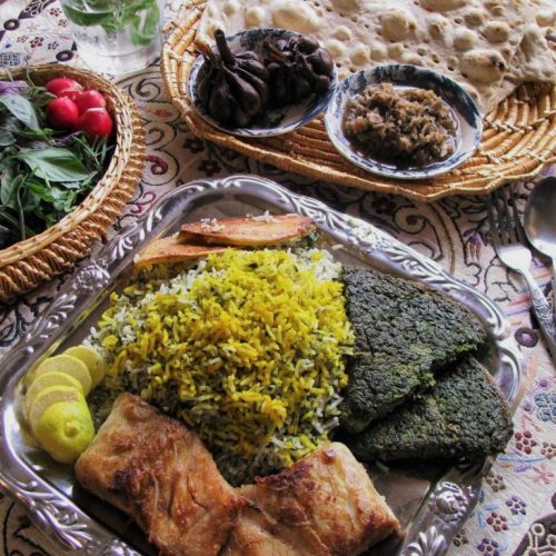 طرز تهیه سبزی پلو با انواع ماهی برای شب سال تحویل