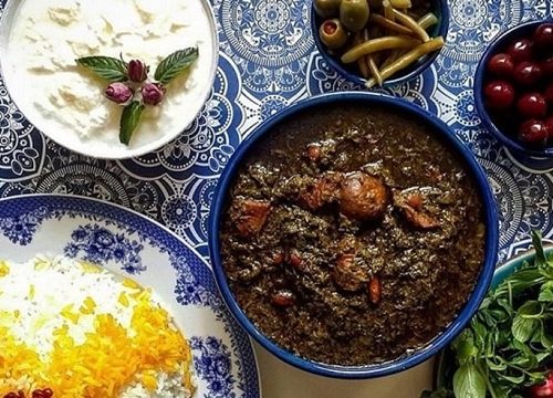 طرز تهیه قورمه سبزی سنتی و لذیذ ایرانی