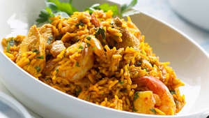 تهیه پلو مرغ اسپانیایی