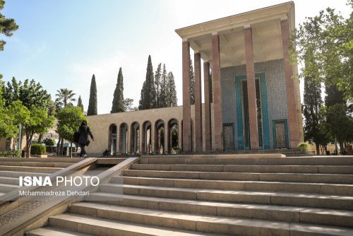 سازه آرامگاه سعدی در نشیب فُروریختن 28