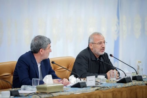 استاندار فارس عزمش را جزم کرد تا در دستور کار قرار گرفت ! 1 دکتر ایمانیه در پایان جلسه هیات دولت و استانداران گفت: حقوق و مزایای پرسنل وزارت کشور و افزایش اختیارات استانداران چهار موضوع اساسی مطرح شده توسط اینجانب در این جلسه بود.