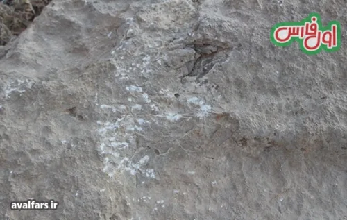 574114شکستگی بالای دخمه ساسانی 1