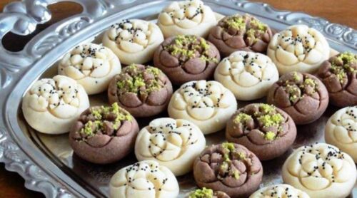 طرز تهیه شیرینی قندی 3 رنگ بدون فر برای عید نوروز 2 تهیه شیرینی قندی سه رنگ