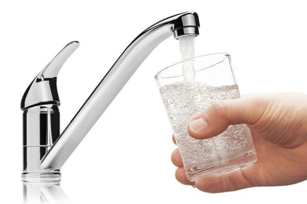 مدیر عامل آبفا فارس : مشترکین فقط 20 درصد قیمت تمام شده آب را پرداخت می کنند/نرخ آب شراب باید واقعی شود