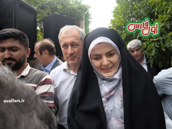 عکس دختر پزشکیان با عشایر قشقایی 2