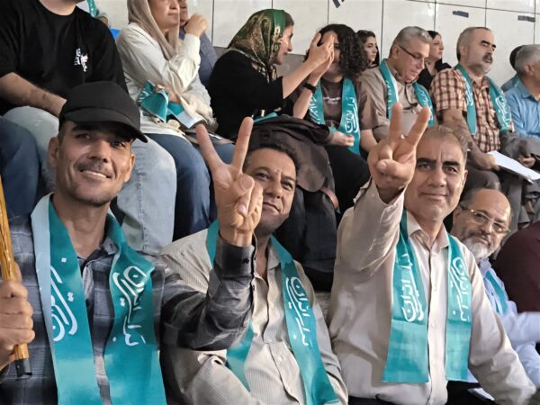 عکس های همایش انتخاباتی پزشکیان در شیراز 135