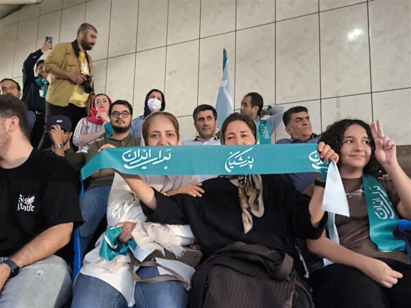 عکس های همایش انتخاباتی پزشکیان در شیراز 136