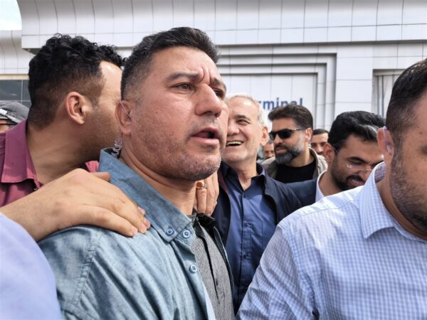 عکس های همایش انتخاباتی پزشکیان در شیراز 17