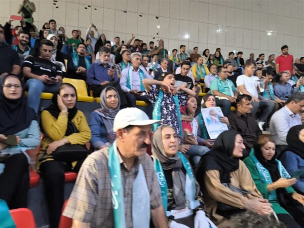 عکس های همایش انتخاباتی پزشکیان در شیراز 27