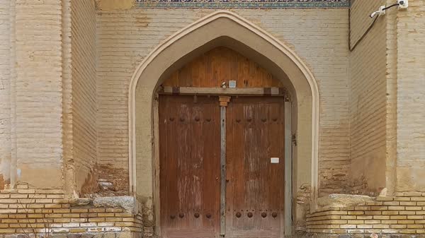 درب کاروان‌سرای جهانی ایزدخواست