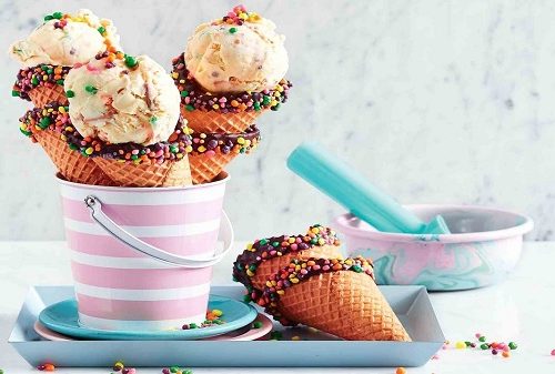 عوارض خوردن بستنی برای بدن از نظر محققان استرالیایی