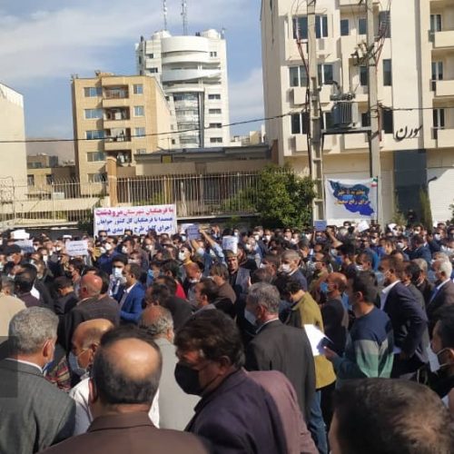 تجمع اعتراضی معلمان و فرهنگیان فارس به طرح رتبه بندی در شیراز