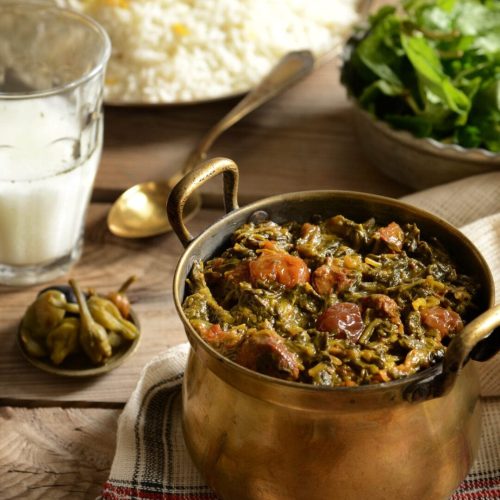 طرز تهیه خورش آلو اسفناج با گوشت و مرغ برای تقویت سیستم ایمنی بدن