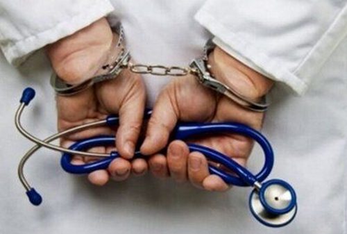 جزئیات شناسایی و دستگیری پزشک جعلی طب سنتی در شیراز
